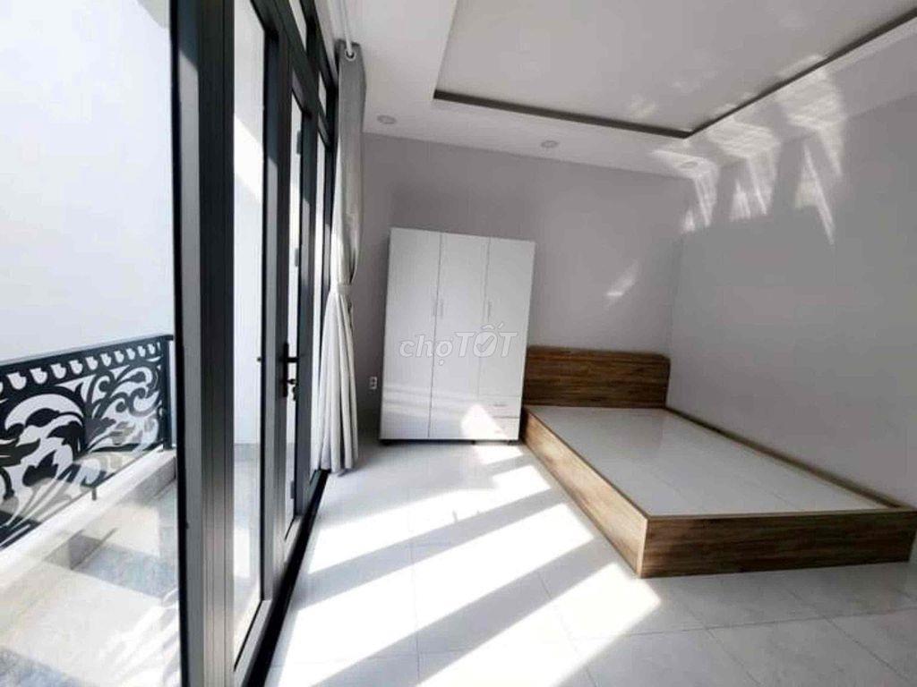 PHÒNG BAN CÔNG SÁNG THOÁNG – FULL NỘI THẤT, GẦN