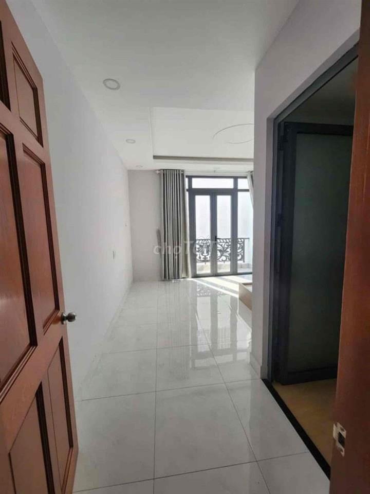 PHÒNG BAN CÔNG SÁNG THOÁNG – FULL NỘI THẤT, GẦN