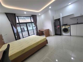 CHDV BAN CÔNG SIÊU LỚN  GIÁ TỐT  – FULL NỘI THẤT, GẦN QUẬN 1
