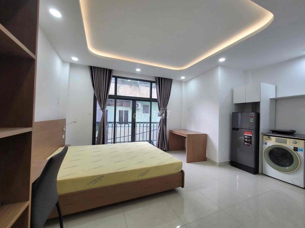 CHDV BAN CÔNG SIÊU LỚN  GIÁ TỐT  – FULL NỘI THẤT, GẦN QUẬN 1