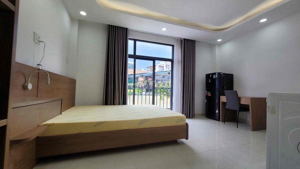 CHDV BAN CÔNG SIÊU LỚN  GIÁ TỐT  – FULL NỘI THẤT, GẦN QUẬN 1