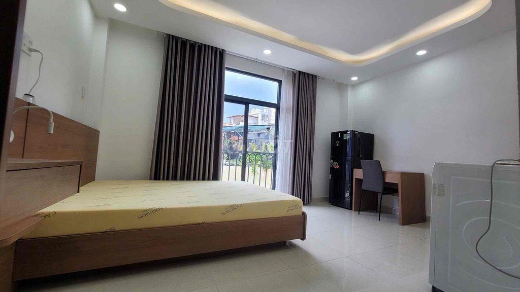 CHDV BAN CÔNG SIÊU LỚN  GIÁ TỐT  – FULL NỘI THẤT, GẦN QUẬN 1
