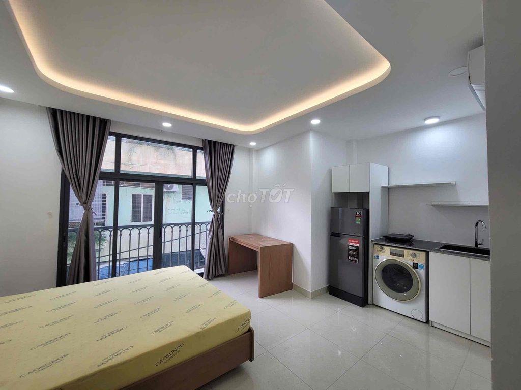 CHDV BAN CÔNG SIÊU LỚN  GIÁ TỐT  – FULL NỘI THẤT, GẦN QUẬN 1