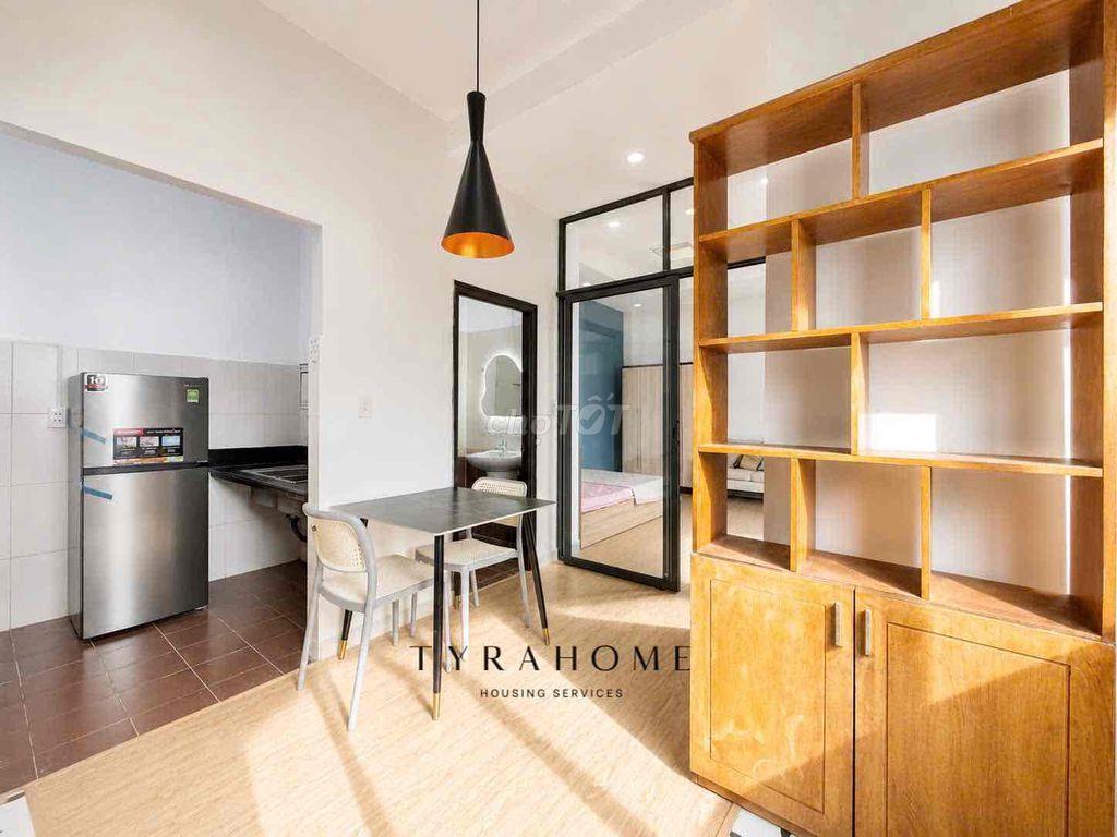 Căn hộ 1PN - Cô Giang - Ban công, tách bếp, full nội thất