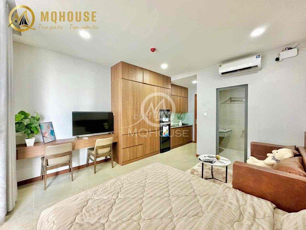 Studio sát công viên Hoàng Văn Thụ - Ban công, full nội thất
