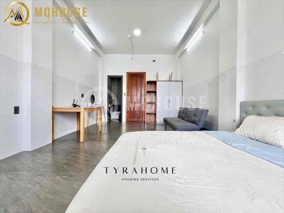 Căn hộ dạng 1PN - Ban công, tách bếp - Đường Trần Bình Trọng, hẻm oto