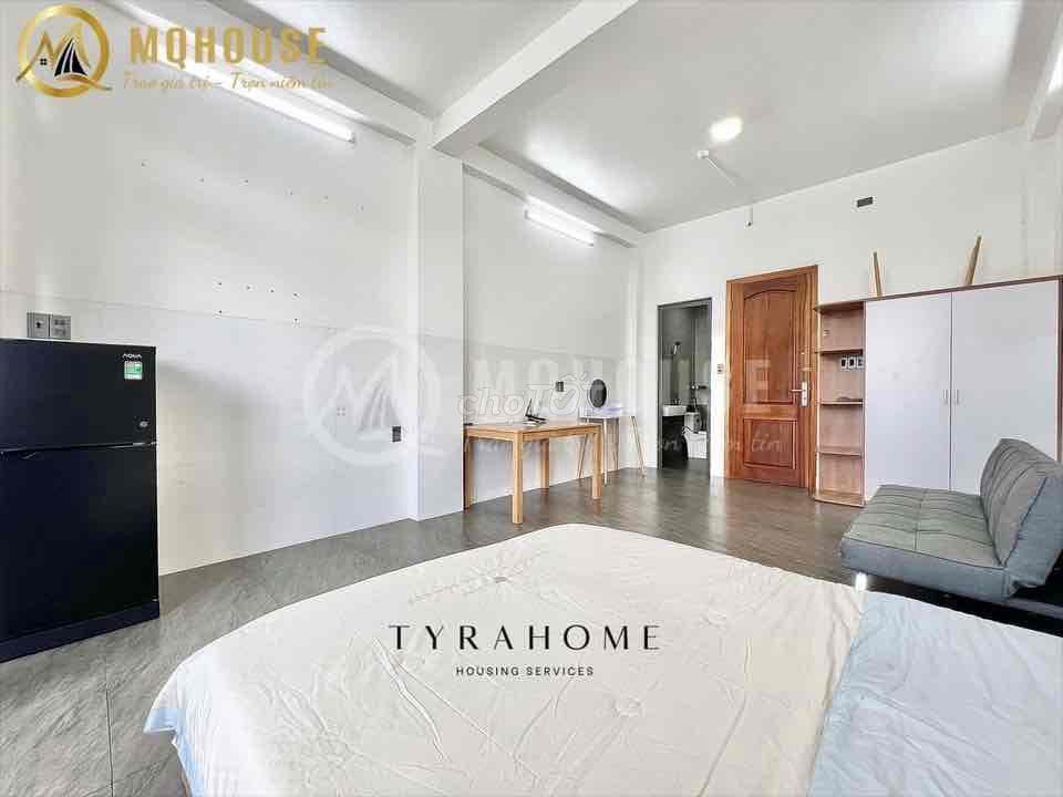 Căn hộ dạng 1PN - Ban công, tách bếp - Đường Trần Bình Trọng, hẻm oto