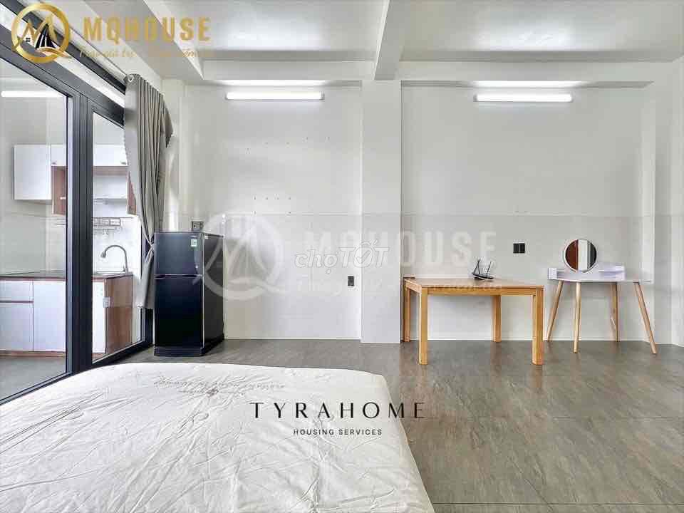 Căn hộ dạng 1PN - Ban công, tách bếp - Đường Trần Bình Trọng, hẻm oto