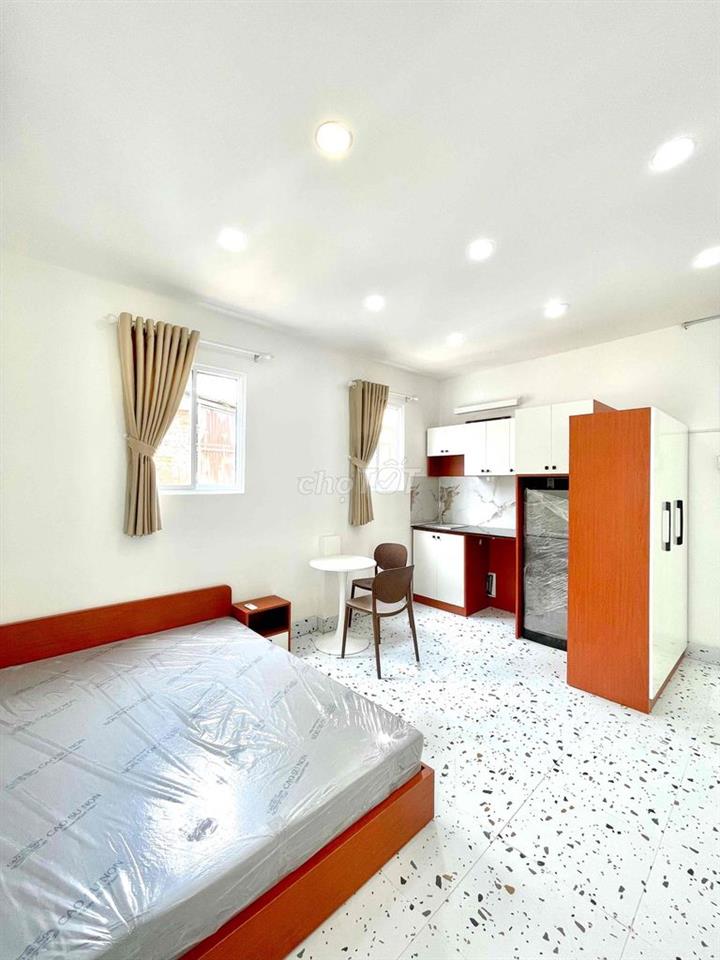 Căn STUDIO Q1 - Ban Công Cửa Sổ FULL nội thất