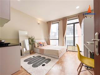 Phòng ban công 20m² – Full NT, gần HUTECH, tiện Quận 1