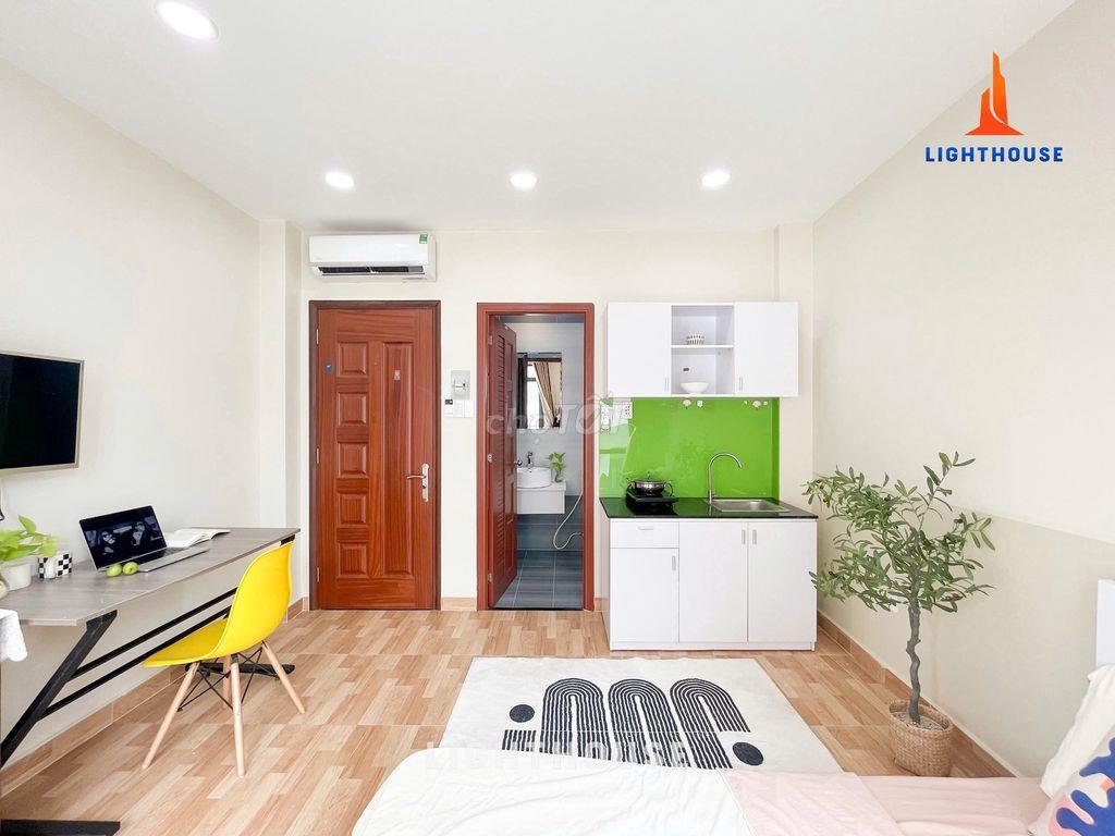 Phòng ban công 20m² – Full NT, gần HUTECH, tiện Quận 1