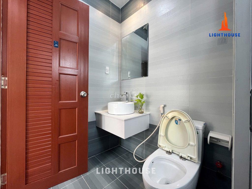 Phòng ban công 20m² – Full NT, gần HUTECH, tiện Quận 1