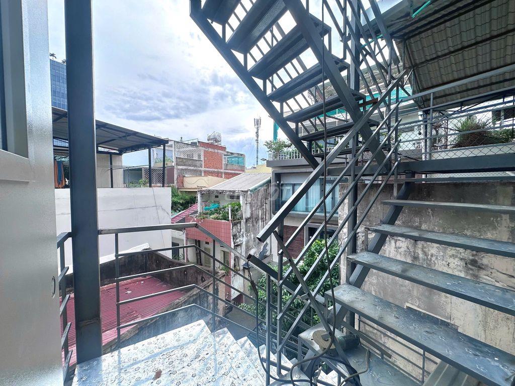 Tòa nhà mới xây Studio ban công 35m² Full NT - Thang Máy, Bình Thạnh