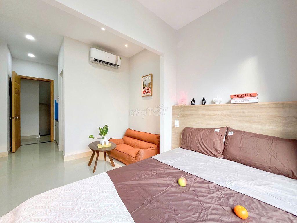 Studio cửa sổ lớn 30m² Full NT, gần Phan Xích Long, Phú Nhuận tiện Q3