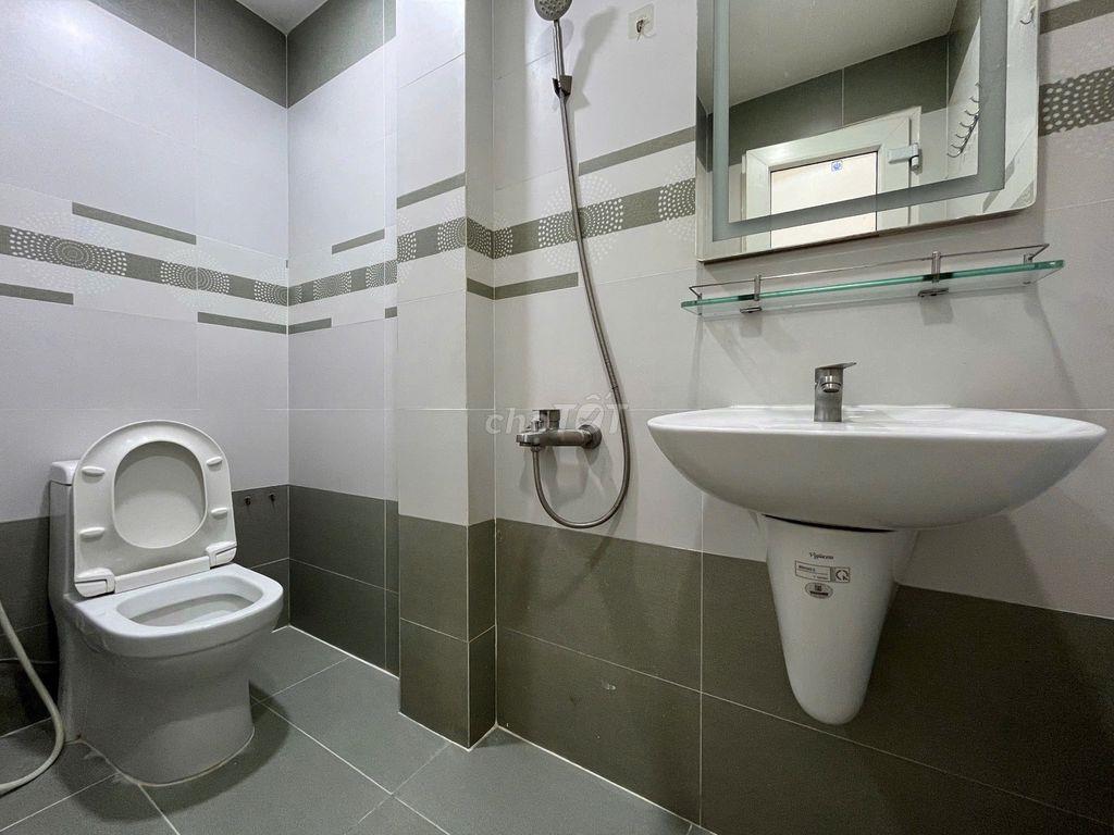 Studio cửa sổ lớn 30m² Full NT, gần Phan Xích Long, Phú Nhuận tiện Q3
