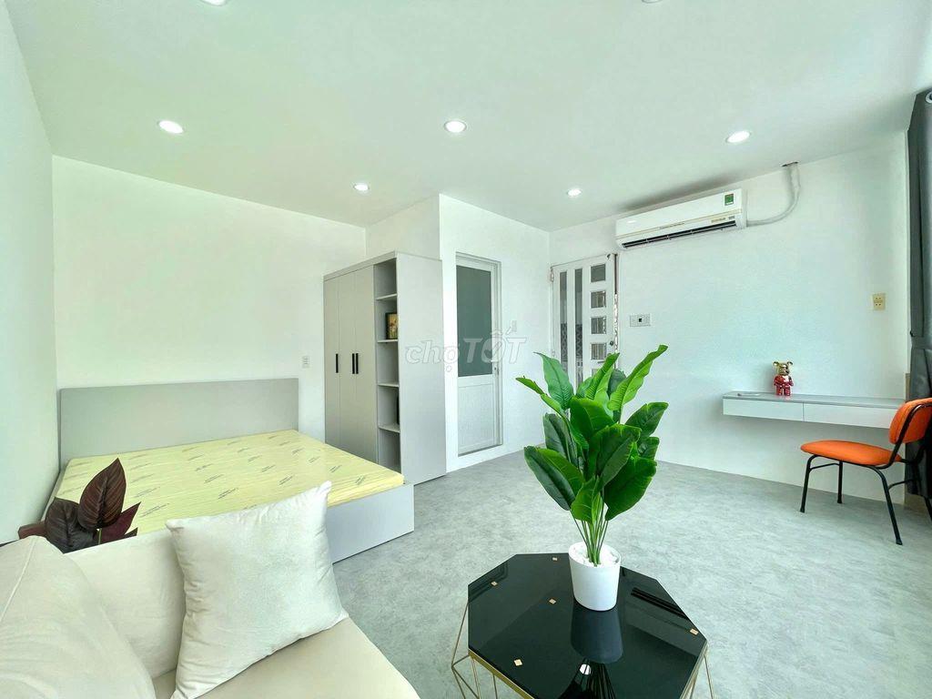 ⚡CĂN HOT⚡Studio 45m² – Tách bếp, ban công, full NT, mg riêng gần Q1