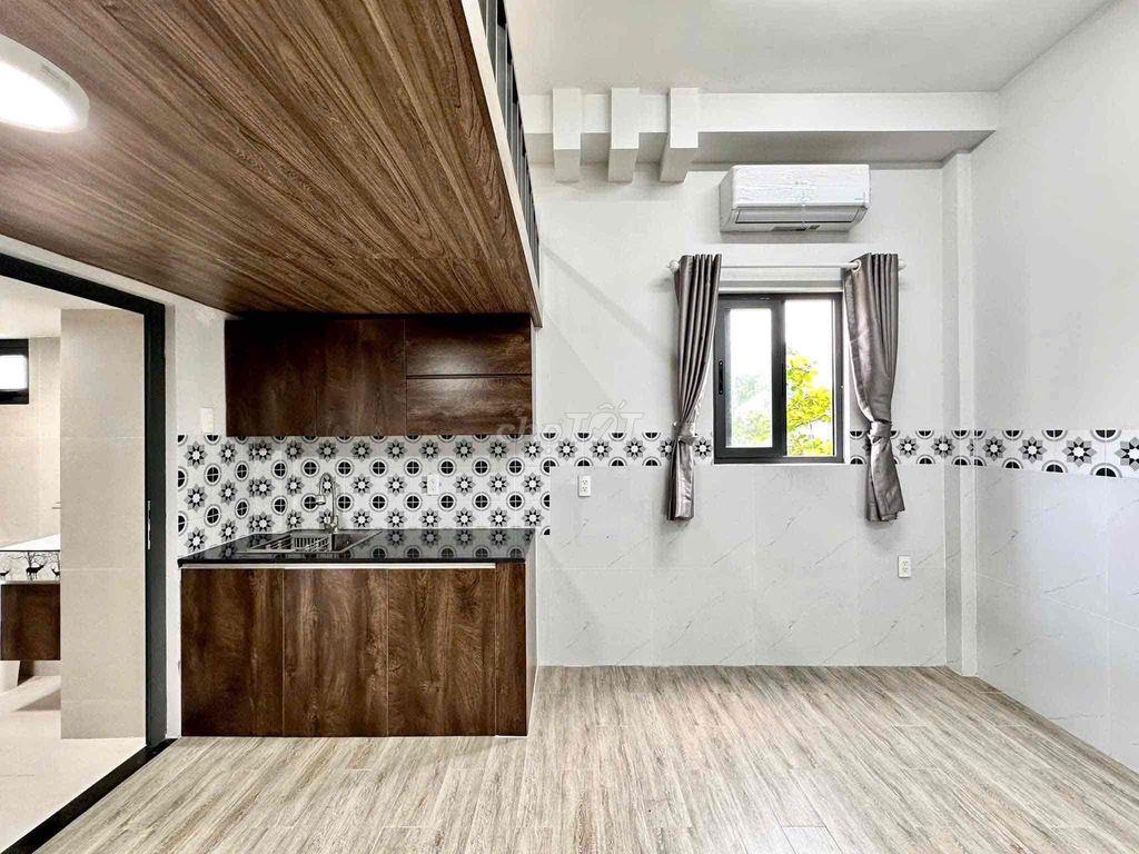 2 KHÔNG GIAN NGỦ ĐẸP GIÁ RẺ BAN CÔNG LỚN THOÁNG MÁT RỘNG 40m2 GẦN VLU