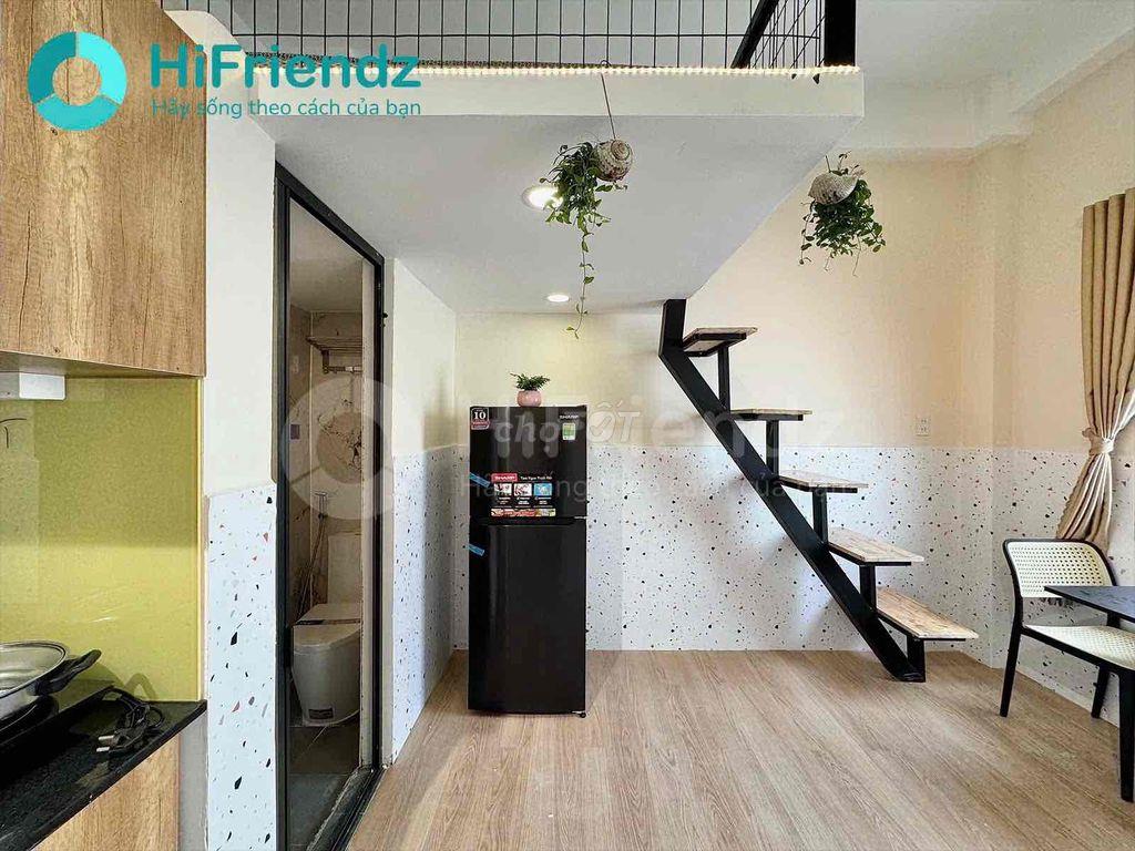 PHÒNG ĐẸP GIÁ RẺ BAN CÔNG THOÁNG, GÁC CAO RỘNG 30m2 GẦN UTH, VLU, Q1