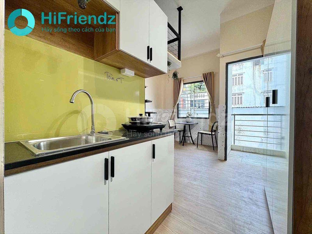 PHÒNG ĐẸP GIÁ RẺ BAN CÔNG THOÁNG, GÁC CAO RỘNG 30m2 GẦN UTH, VLU, Q1
