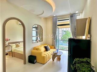 CĂN HỘ ĐẸP 1PN RIÊNG TÁCH BẾP, BAN CÔNG LỚN THOÁNG RỘNG RÃI TIỆN ĐI Q1