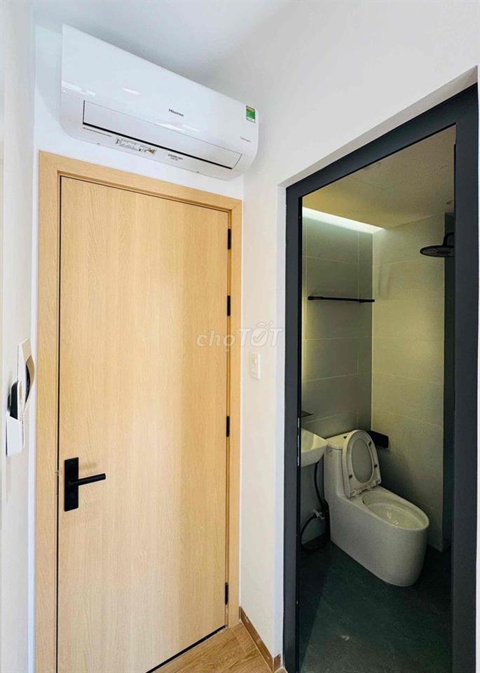 Căn giá rẻ Ban Công full nội thất, máy giặt riêng gần Q1