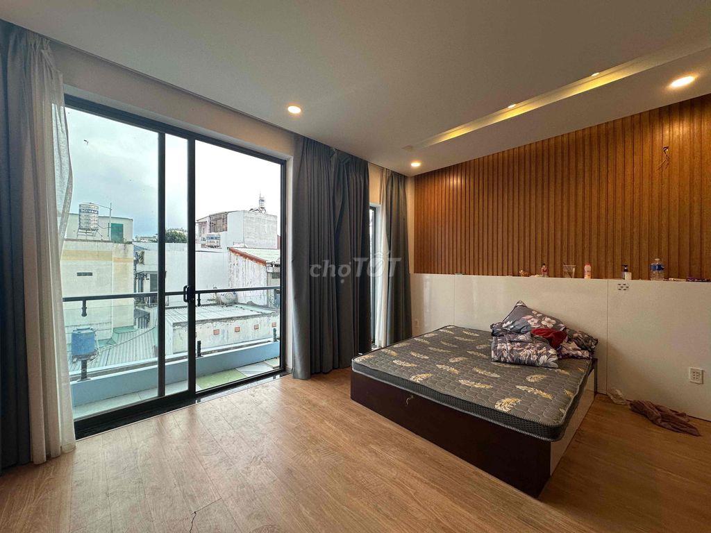 Ban Công Lớn Giá Rẻ Ngay Nguyễn Gia Trí Full Nội Thất Máy Giặt Riêng