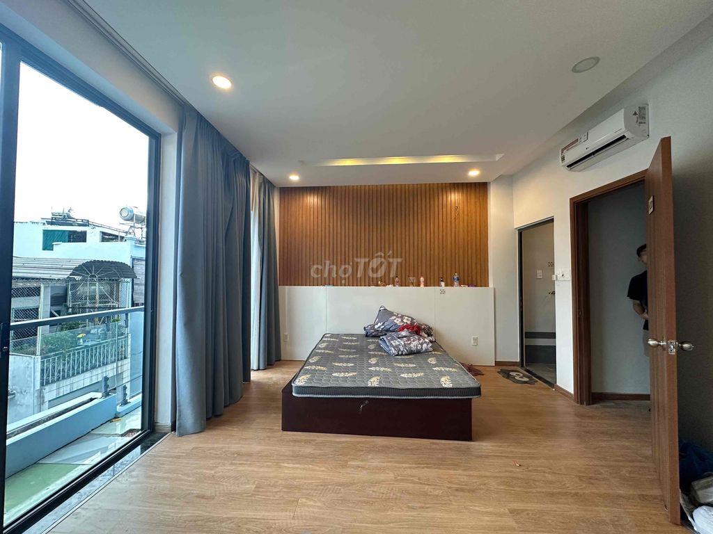 Ban Công Lớn Giá Rẻ Ngay Nguyễn Gia Trí Full Nội Thất Máy Giặt Riêng