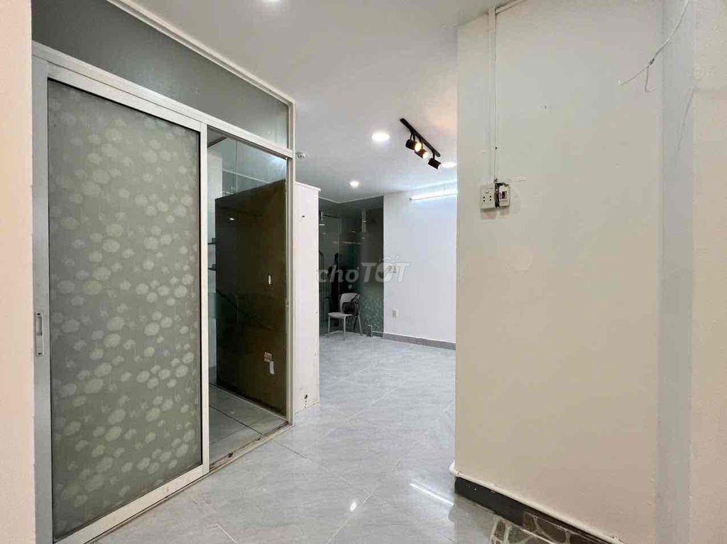 Mặt Bằng Giá Rẻ Ở Phan Văn Trị Phong Như Hình