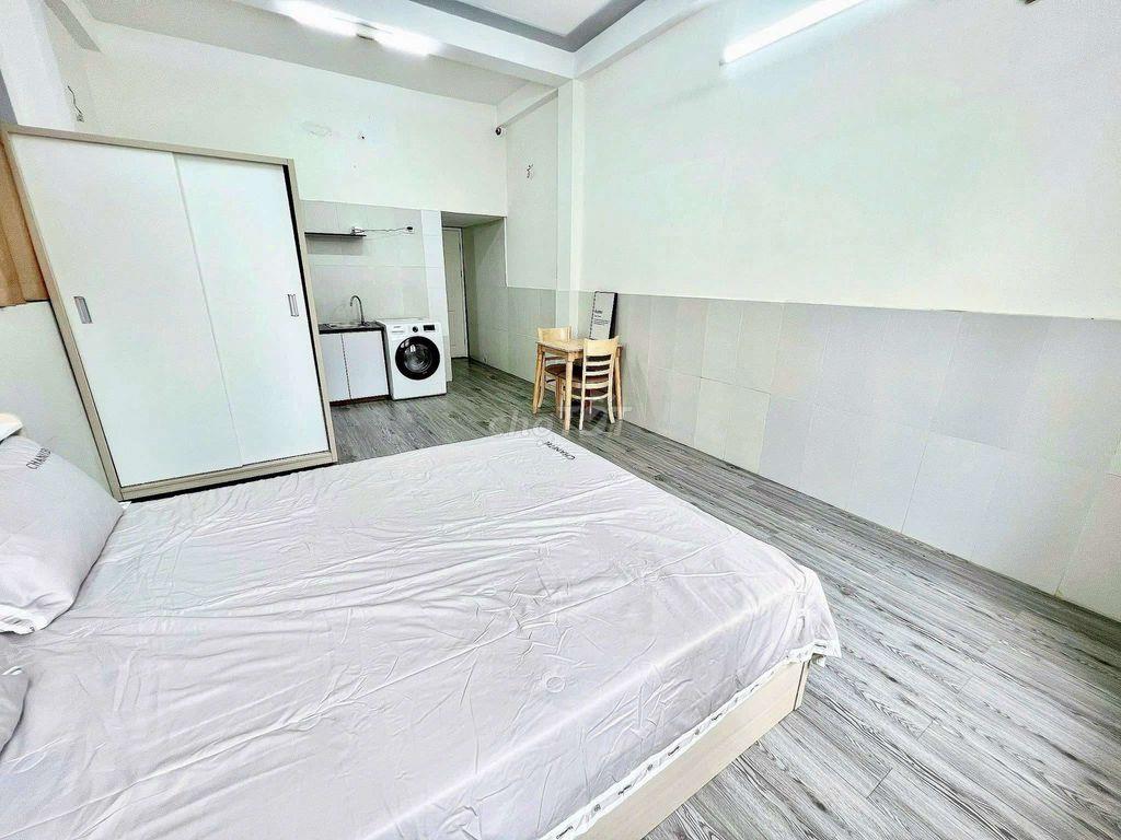Cho thuê căn cửa sổ lớn siêu thoáng, Full NT, Bình Thạnh gần VLU, IUH