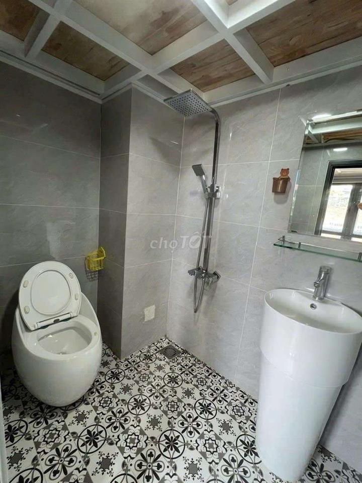 Cho thuê căn gác, ban công lớn, full nội thất tại Bình Thạnh gần HIU