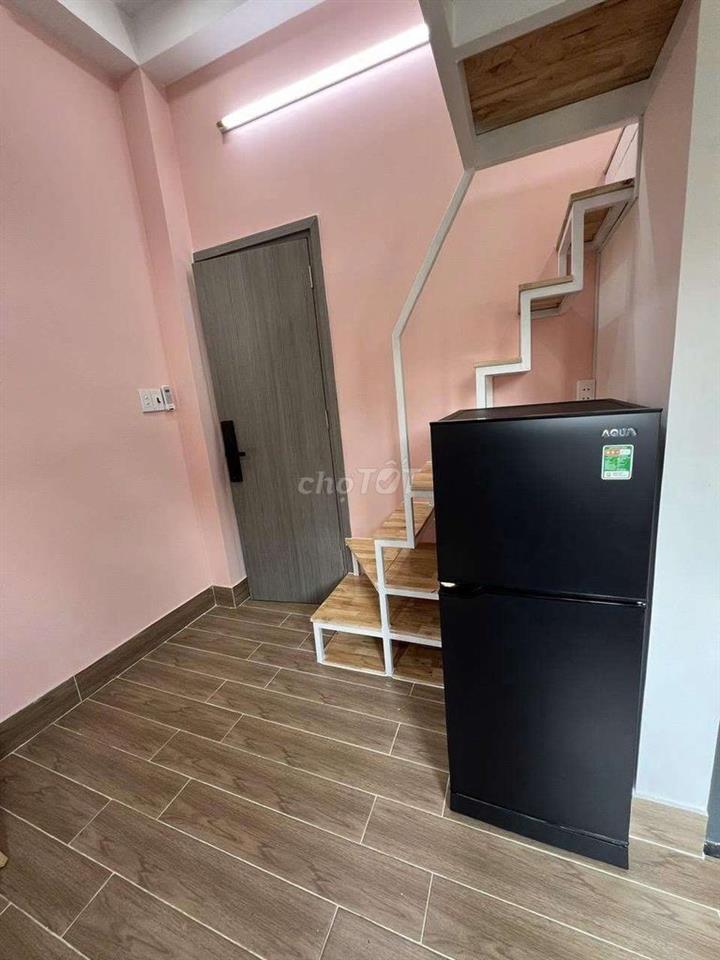 Cho thuê căn gác, ban công lớn, full nội thất tại Bình Thạnh gần HIU