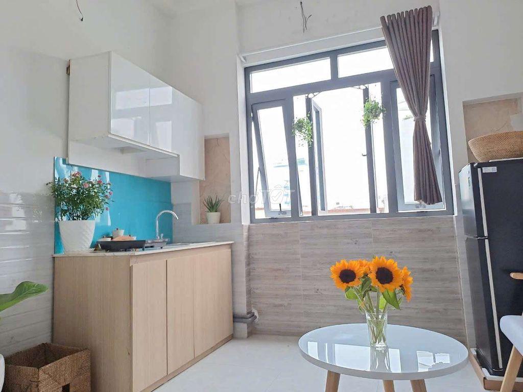 Căn hộ 1PN tách bếp có cửa sổ lớn Full nội thất Phú Nhuận gần UFM, IUH