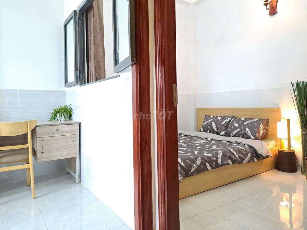 Căn hộ 1PN tách bếp có cửa sổ lớn Full nội thất Phú Nhuận gần UFM, IUH