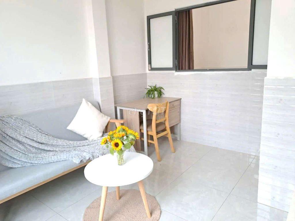 Căn hộ 1PN tách bếp có cửa sổ lớn Full nội thất Phú Nhuận gần UFM, IUH