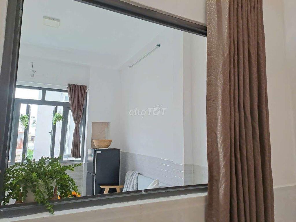 Căn hộ 1PN tách bếp có cửa sổ lớn Full nội thất Phú Nhuận gần UFM, IUH