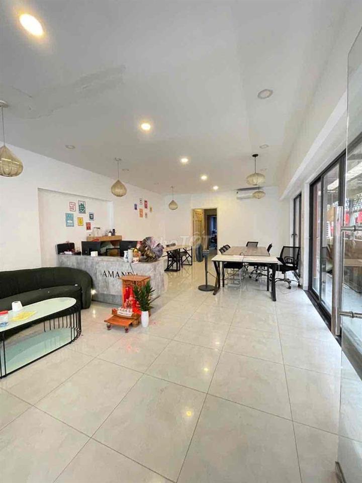 Cho thuê mặt bằng 100m2 P Đakao quận 1 Hẻm xe hơi có 2 nhà vệ sin