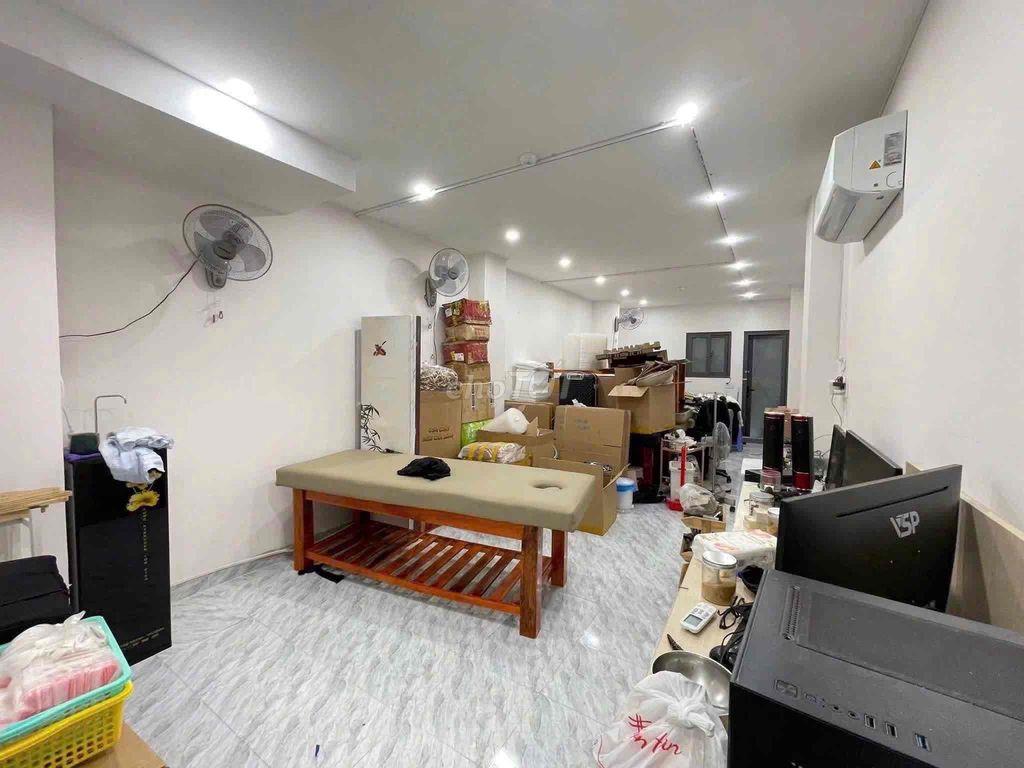 Mặt Bằng 80m2  Mặt tiền Hoàng Hoa Thám Gần Nhà Ga T3 lối đi riêng biệt