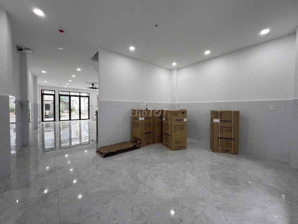 Mặt bằng mới 100% Ngay Tự Lập Gần Sân Bay Tân Bình giao với CMT8