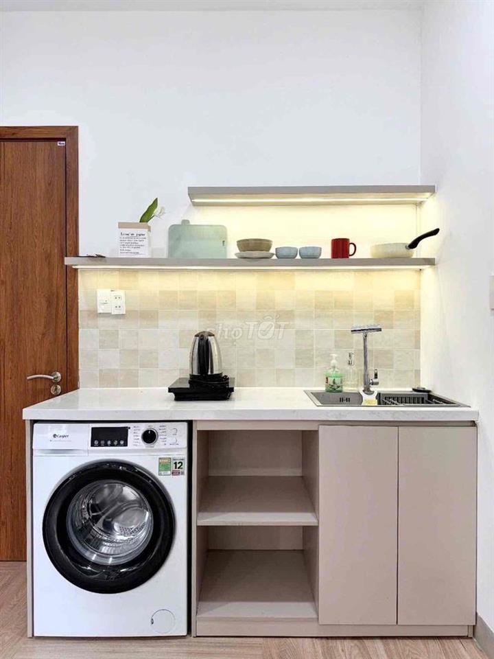 Thuê ngay căn hộ studio 30m2 Phan Đăng Lưu ban cong gần chợ bà chiểu