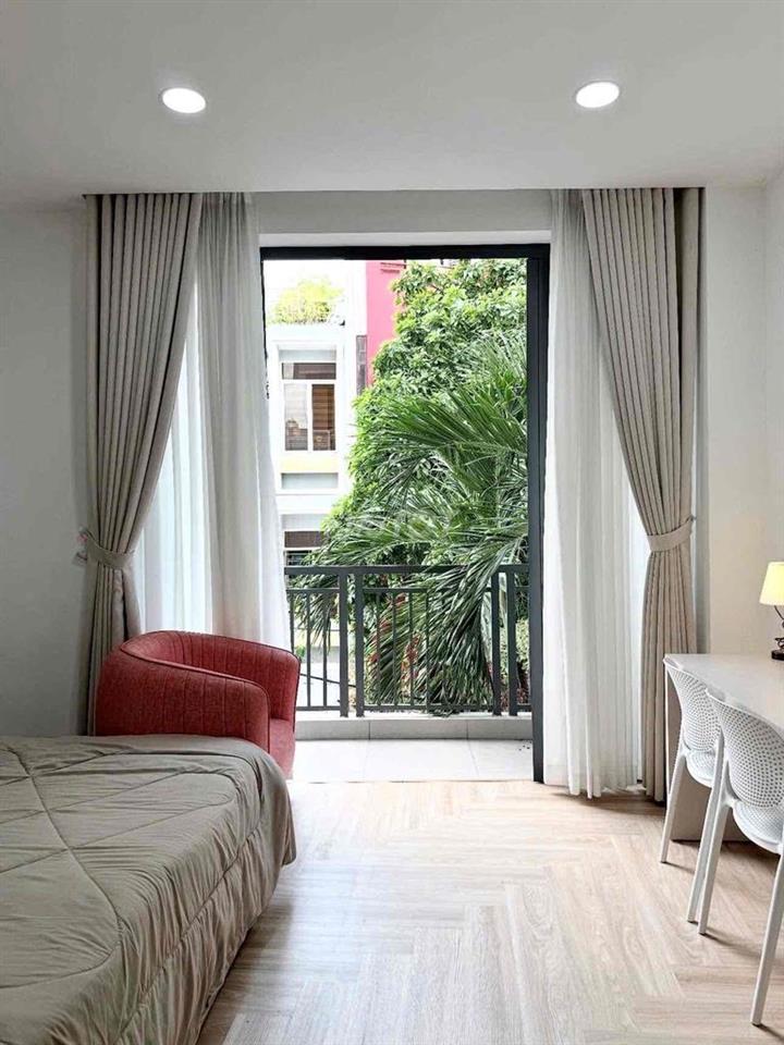 Thuê ngay căn hộ studio 30m2 Phan Đăng Lưu ban cong gần chợ bà chiểu