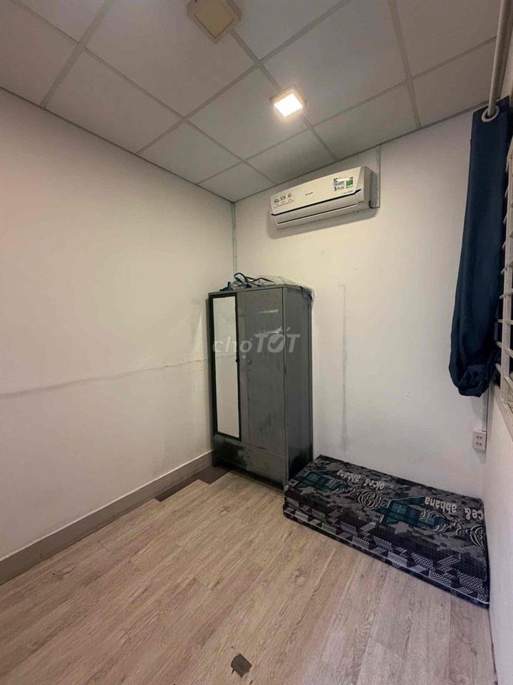 CHO THUÊ PHÒNG BAN CÔNG Ở CHU VĂN AN ,GẦN ĐH GTVT HUTECH UEF VĂN LAN