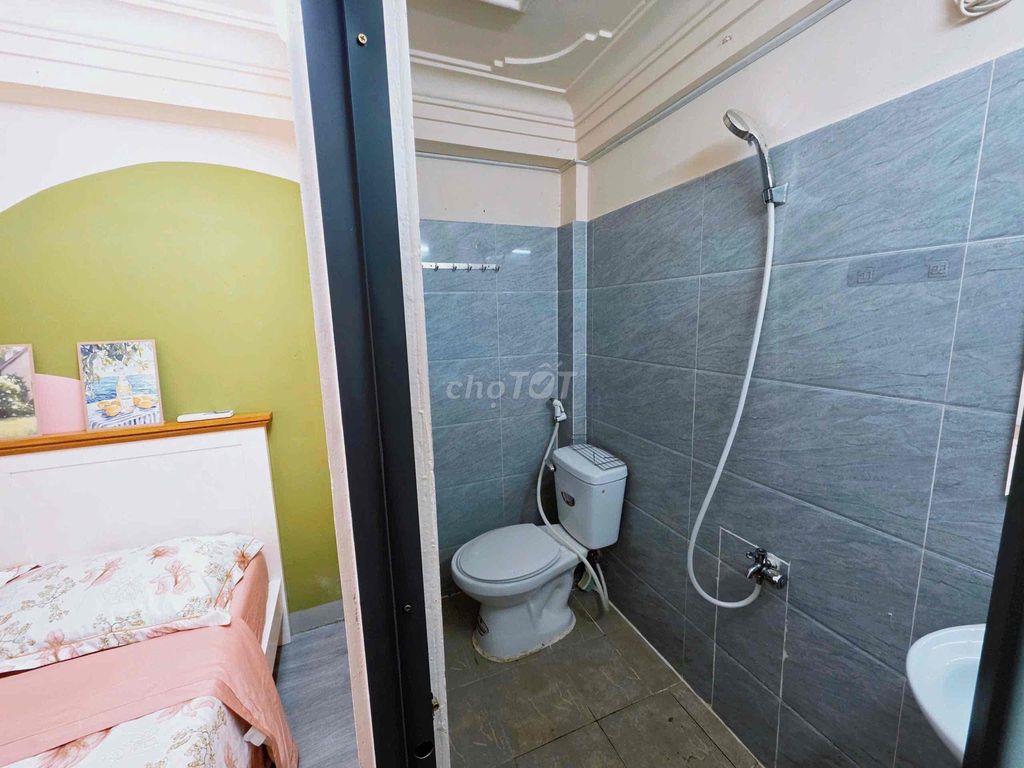 PHÒNG TRUNG TÂM PHÚ NHUẬN - GẦN ĐH FTU SƯ PHẠM/ GẦN SÂN BAY , QUẬN 1