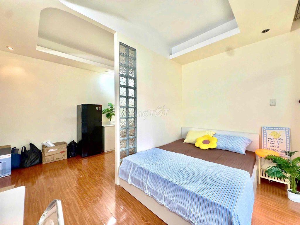 CHO THUÊ CĂN HỘ 1PN TÁCH BẾP - BAN CÔNG SIÊU THOÁNG - FULL NỘI THẤT