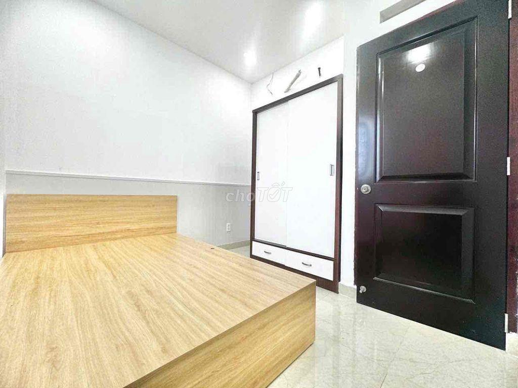 11tr Căn 2PN full nội thất + Ban Công Riêng + nhà thang máy + có sân đ