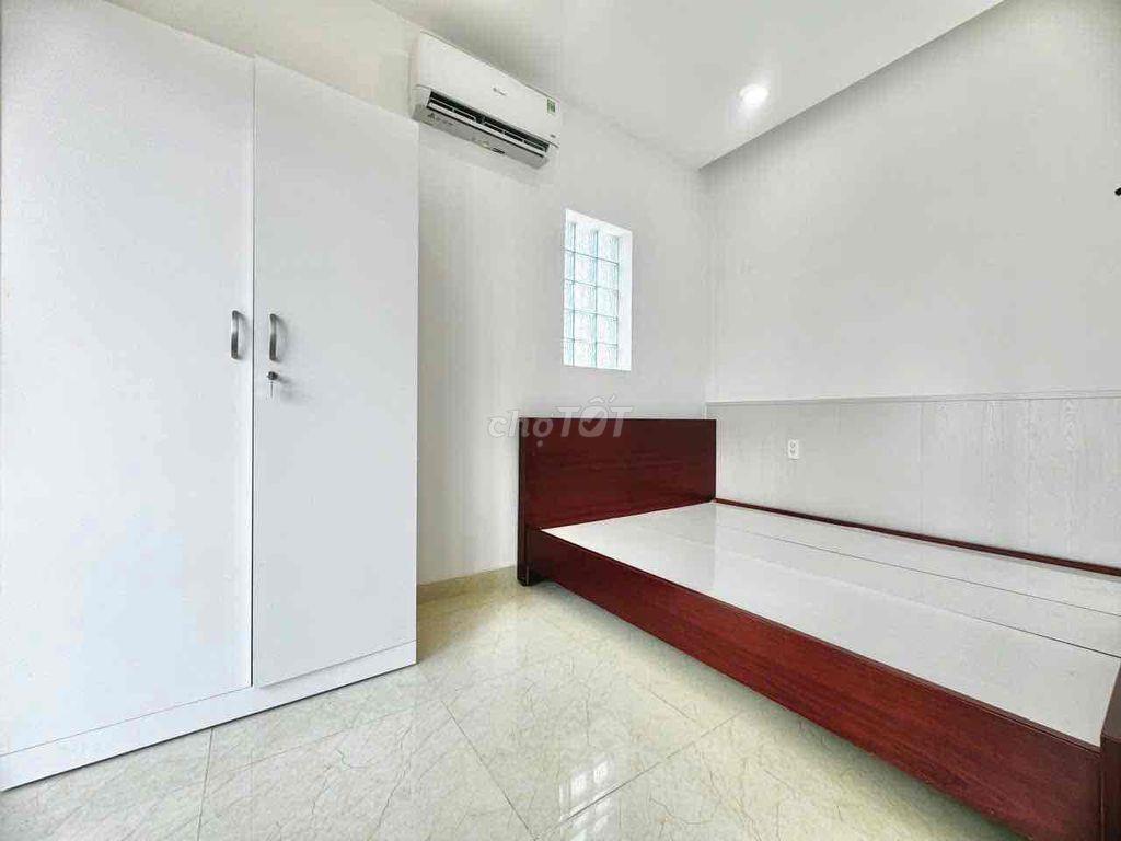 11tr Căn 2PN full nội thất + Ban Công Riêng + nhà thang máy + có sân đ