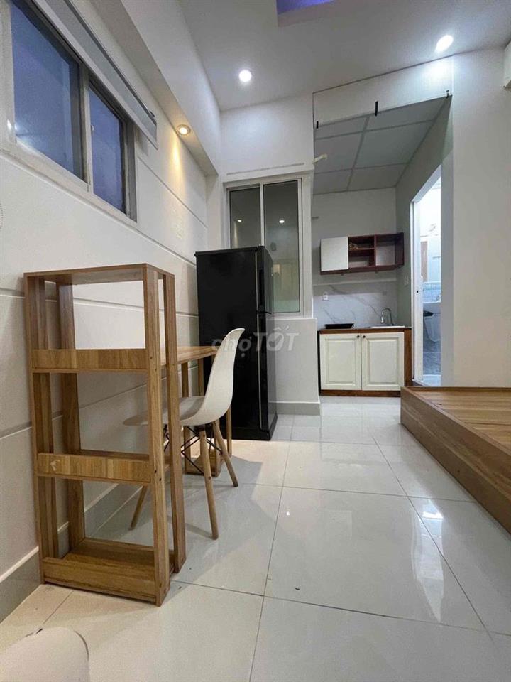 5TR8 • STUDIO FULL NỘI THẤT • 30M² • CỬA SỔ THOÁNG MÁT • ĐỐI DIỆN LAND
