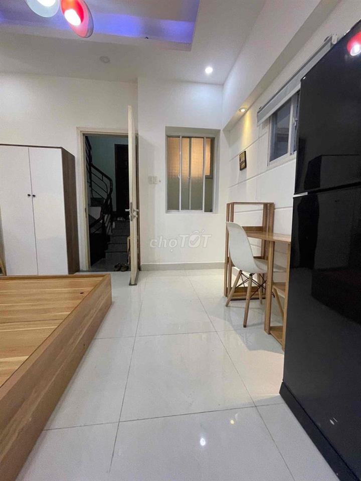 5TR8 • STUDIO FULL NỘI THẤT • 30M² • CỬA SỔ THOÁNG MÁT • ĐỐI DIỆN LAND