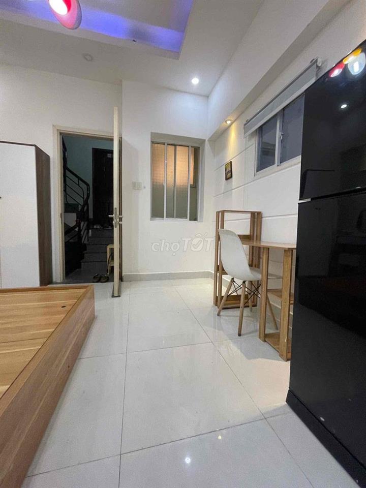 5TR8 • STUDIO FULL NỘI THẤT • 30M² • CỬA SỔ THOÁNG MÁT • ĐỐI DIỆN LAND