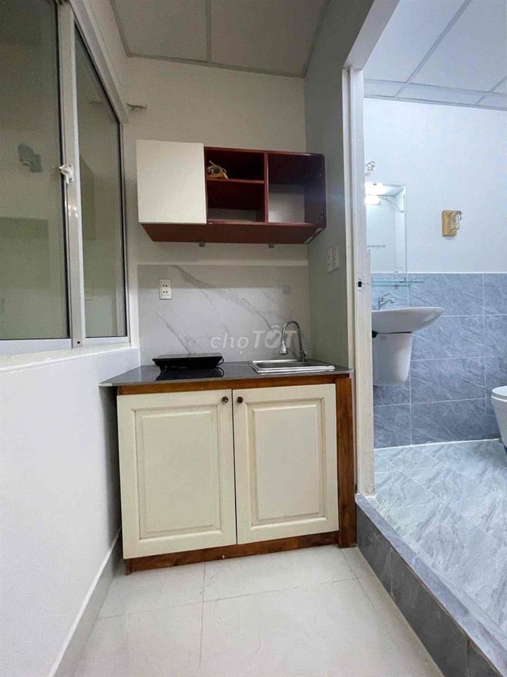 5TR8 • STUDIO FULL NỘI THẤT • 30M² • CỬA SỔ THOÁNG MÁT • ĐỐI DIỆN LAND