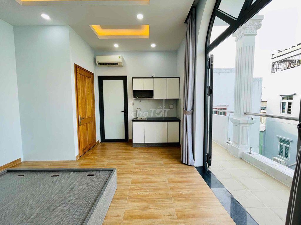 6TR8 STUDIO BAN CÔNG RỘNG • CỬA SỔ VÒM SIÊU ĐẸP • TRỐNG SẴN VÀO Ở NGAY